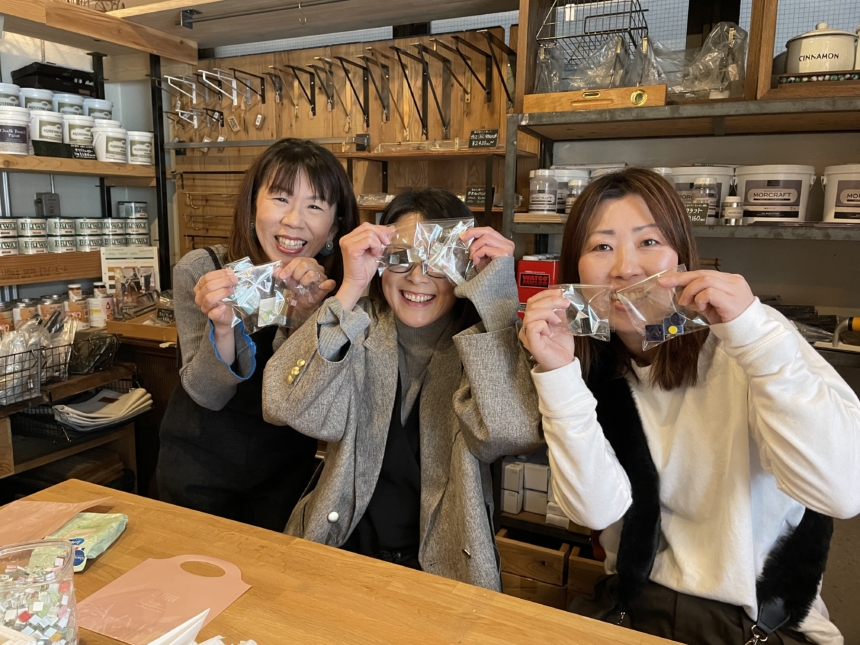 タイルの箸置き・タイルマグネットづくり♪