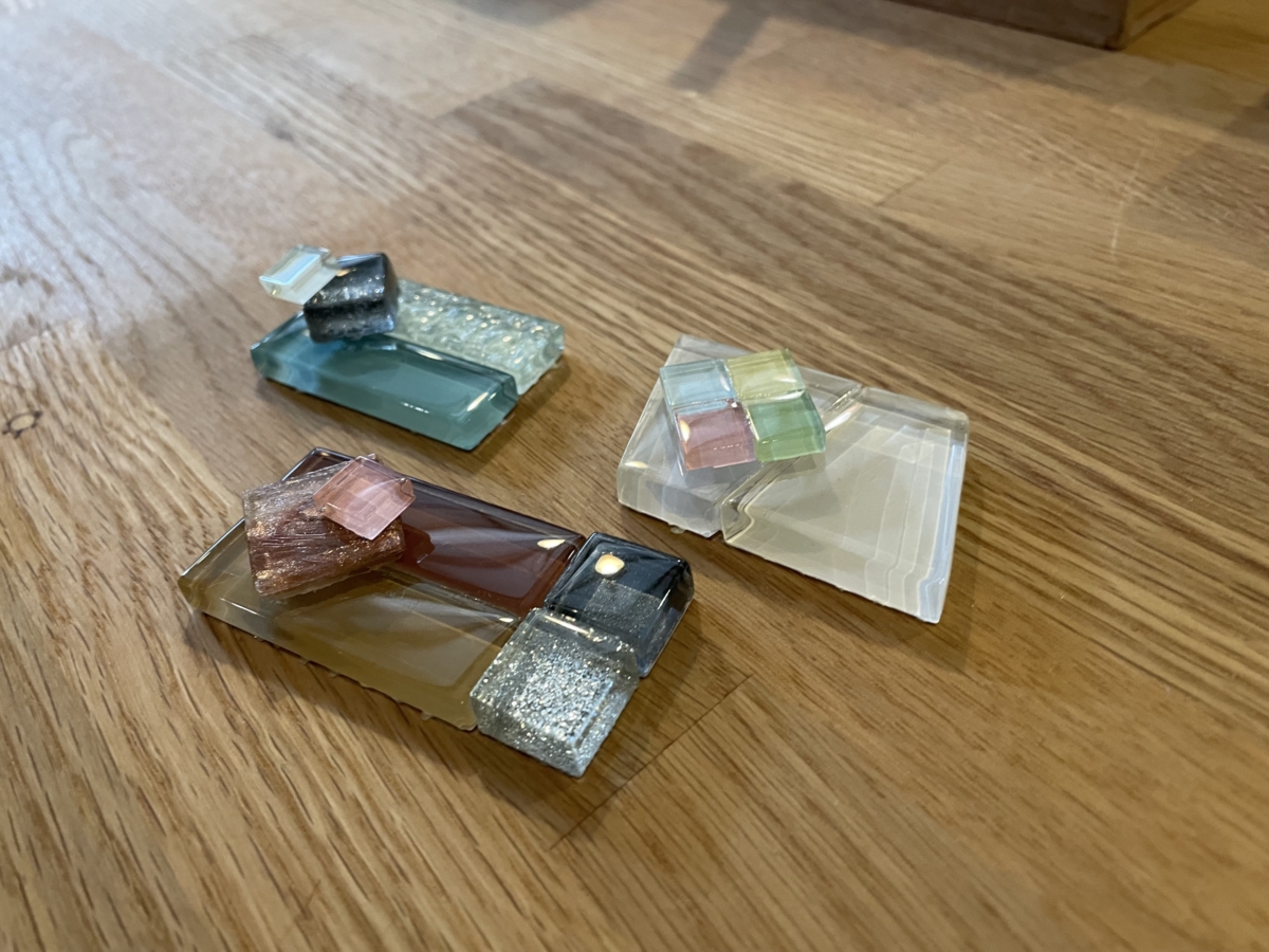 タイルでつくる箸置き,ヘアアクセサリー,タイルマグネット，京都体験，京都遊び場，DIY体験京都