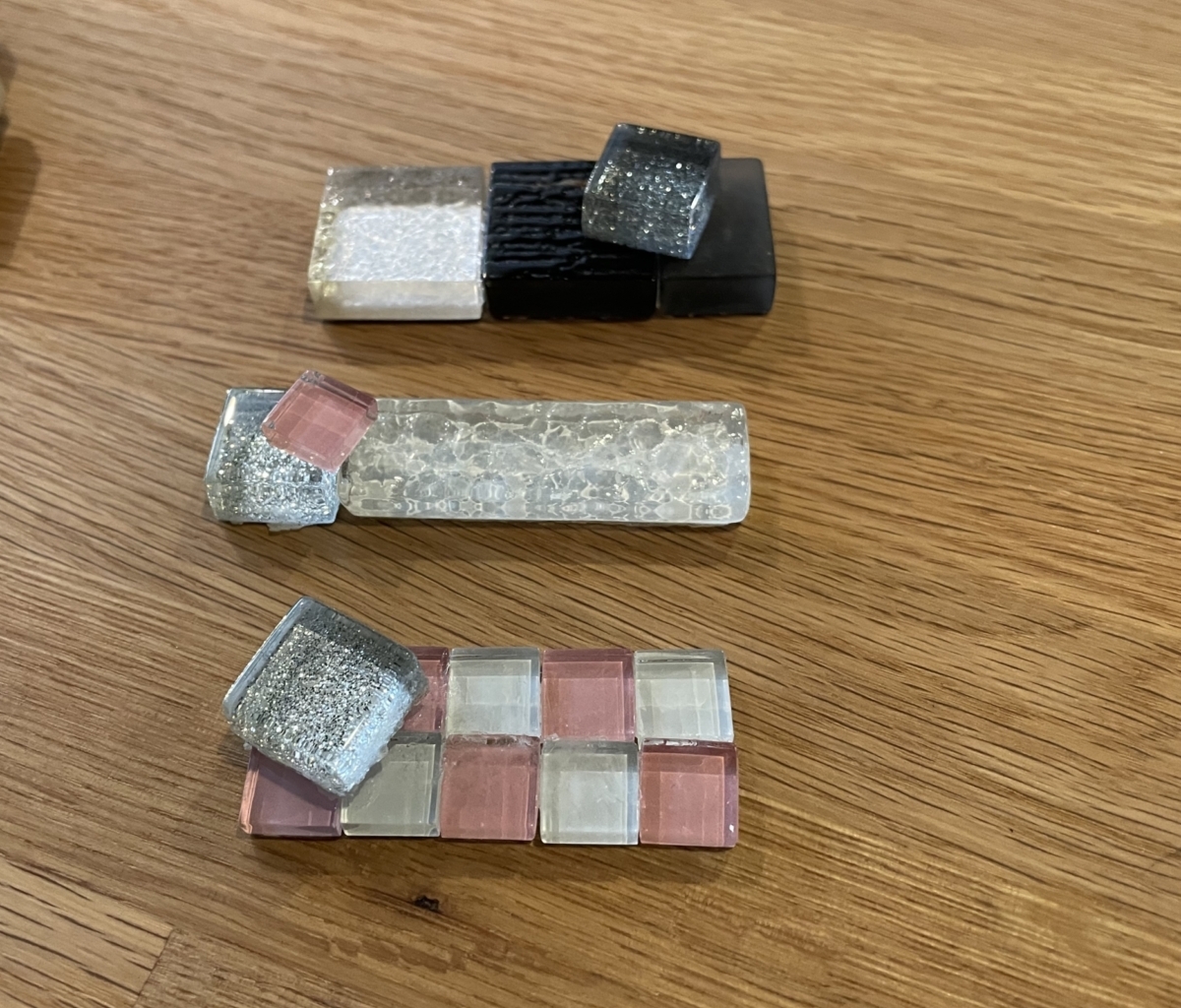 タイルでつくる箸置き,ヘアアクセサリー,タイルマグネット，京都体験，京都遊び場，DIY体験京都