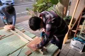 男子会で「カッティングボード」づくり(*^^)v