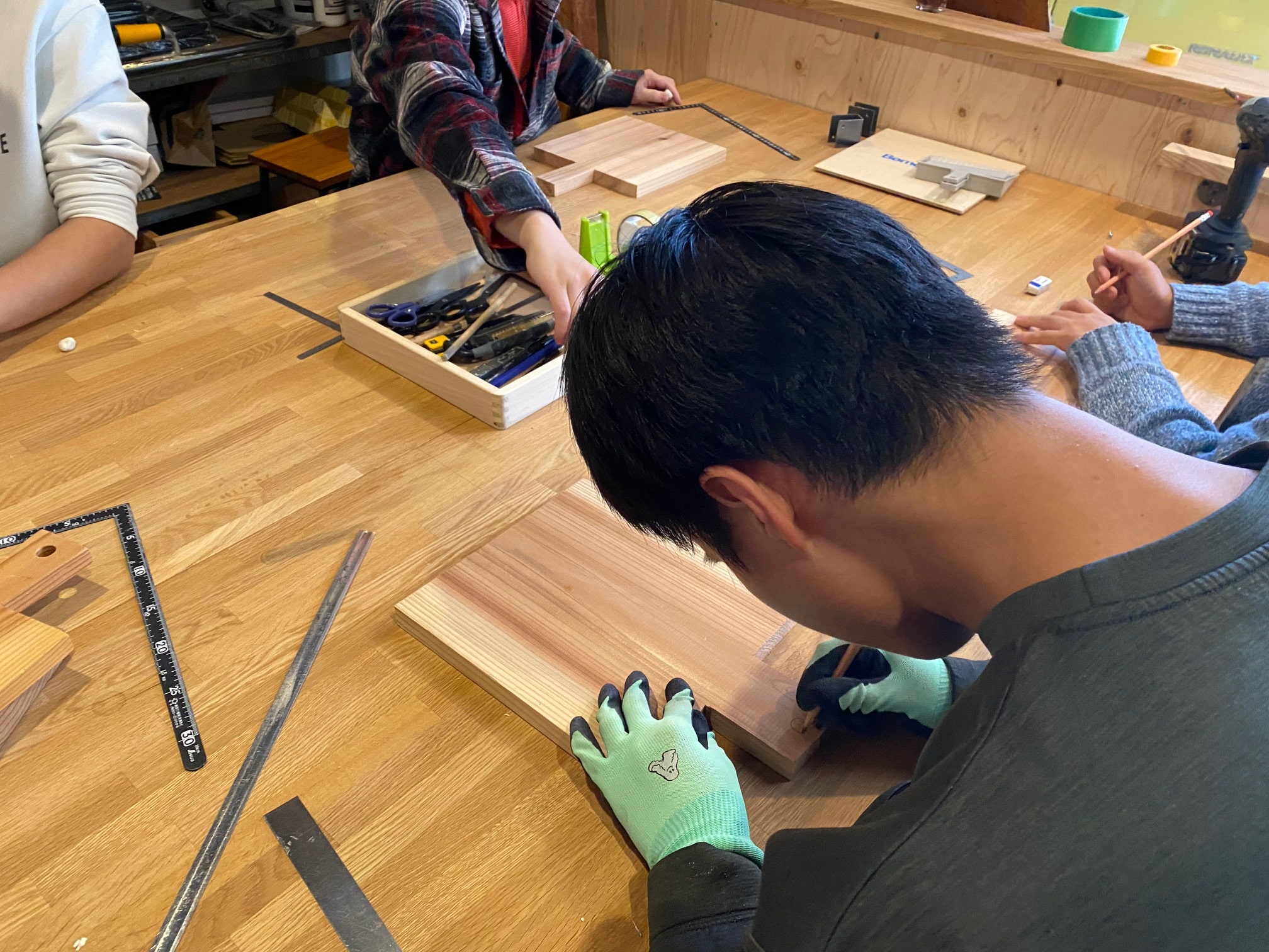 京都で人気の遊び場，京都親子体験，木工体験京都，カッティングボード