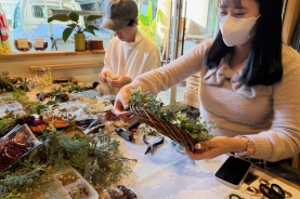 カップルでクリスマスリースづくり☆