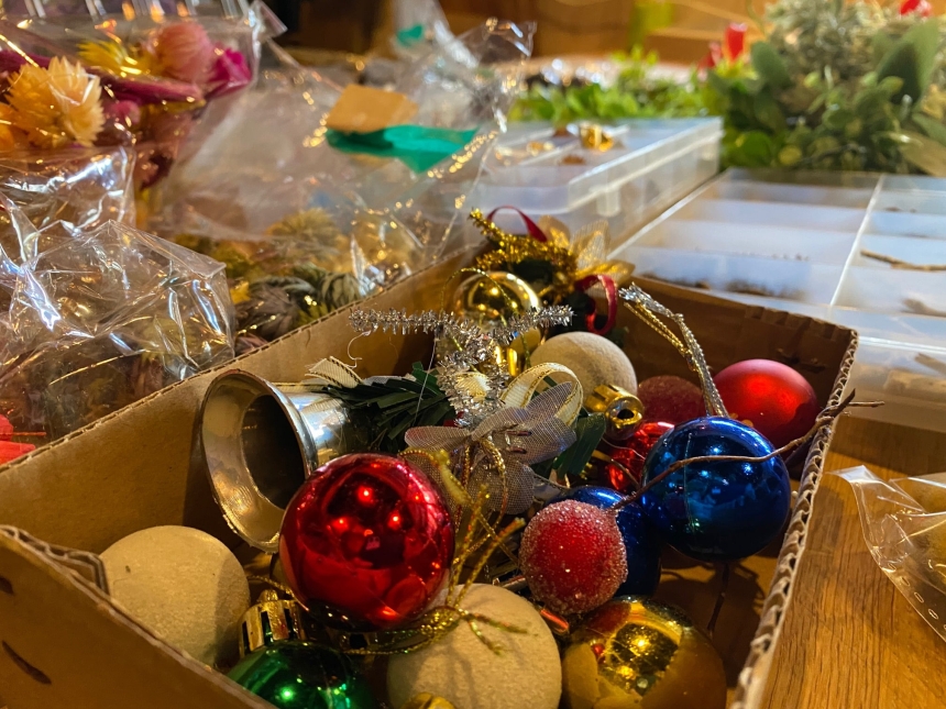 「クリスマスリースづくり」始まってるよー🎄